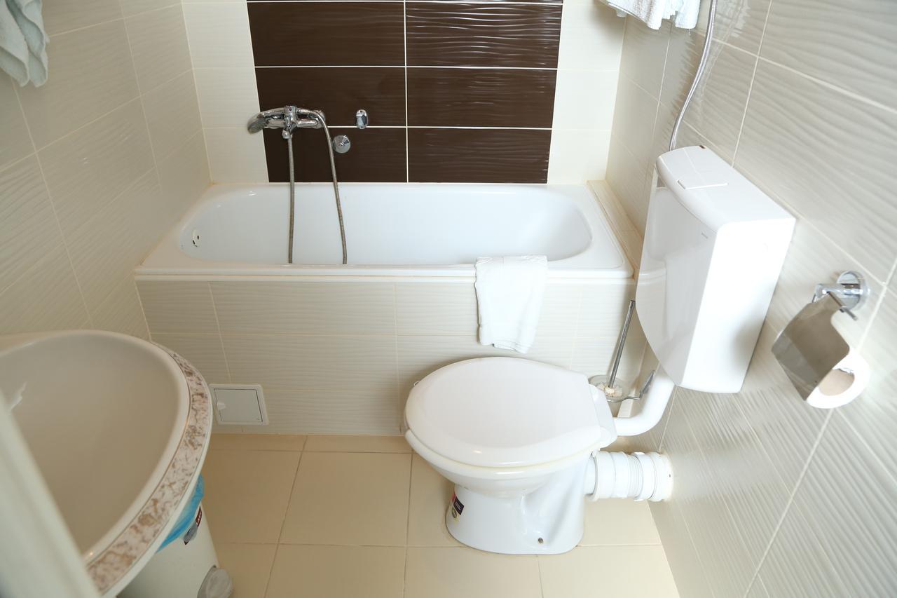 B&B Vila Bela Ruza Sremska Mitrovica Exterior foto