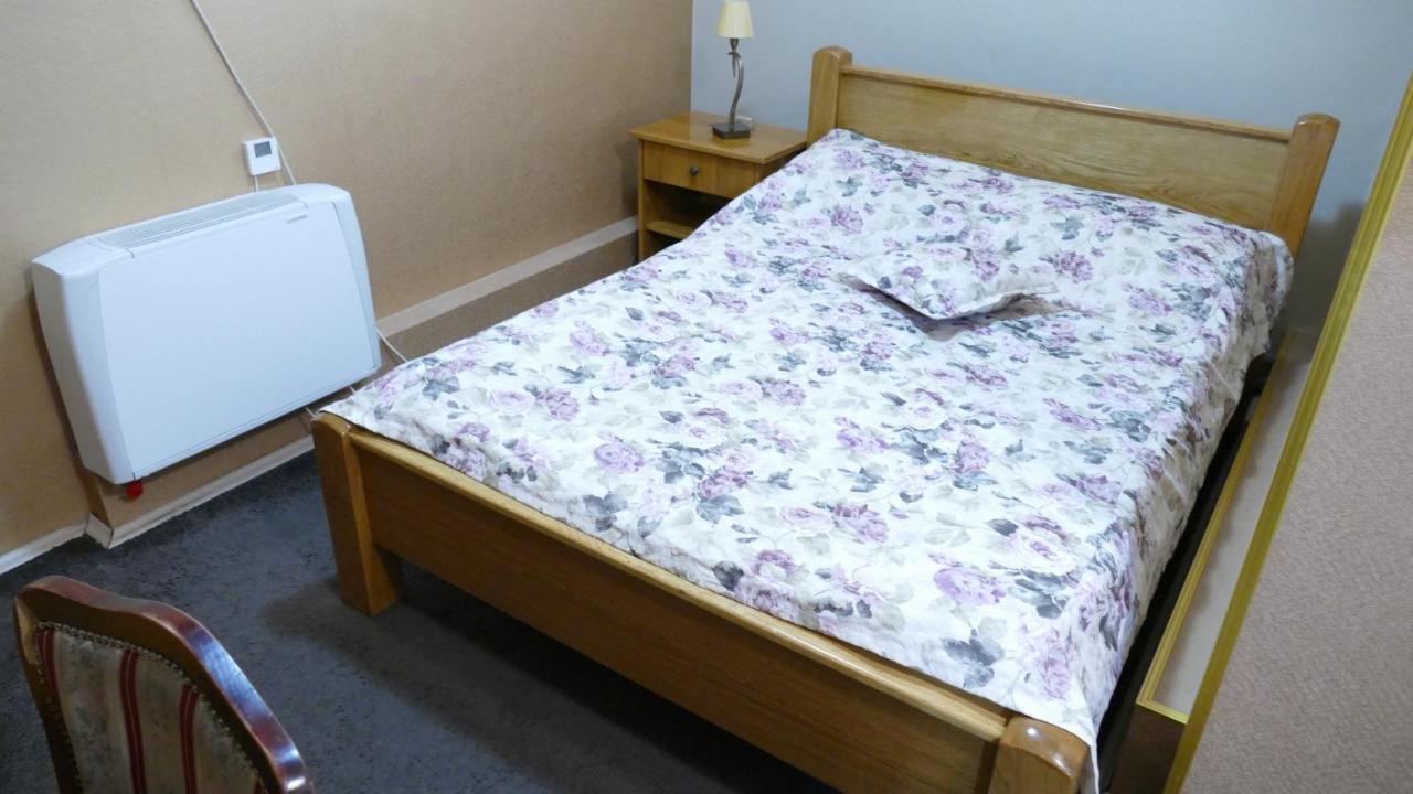B&B Vila Bela Ruza Sremska Mitrovica Exterior foto