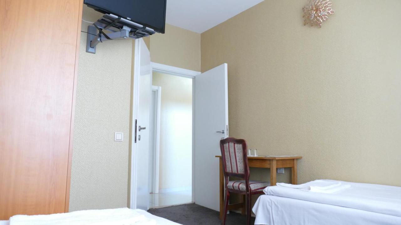 B&B Vila Bela Ruza Sremska Mitrovica Exterior foto